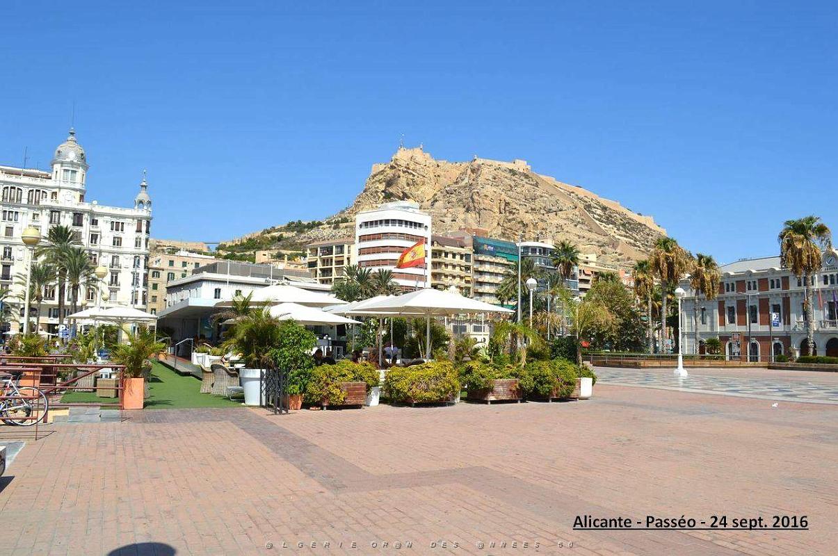 Alicante- Passeo et port 061.JPG